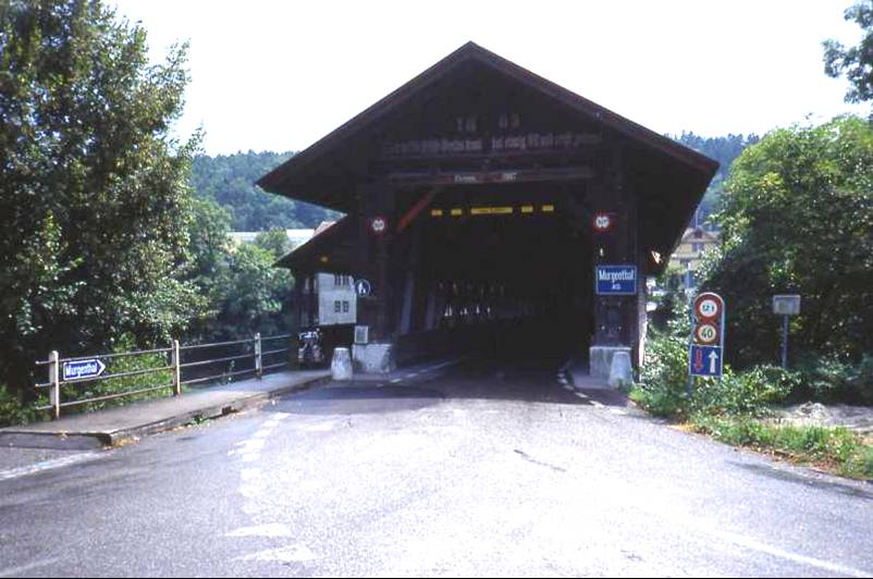 le pont couvert (date de 1863) de Murgenthal en Suisse