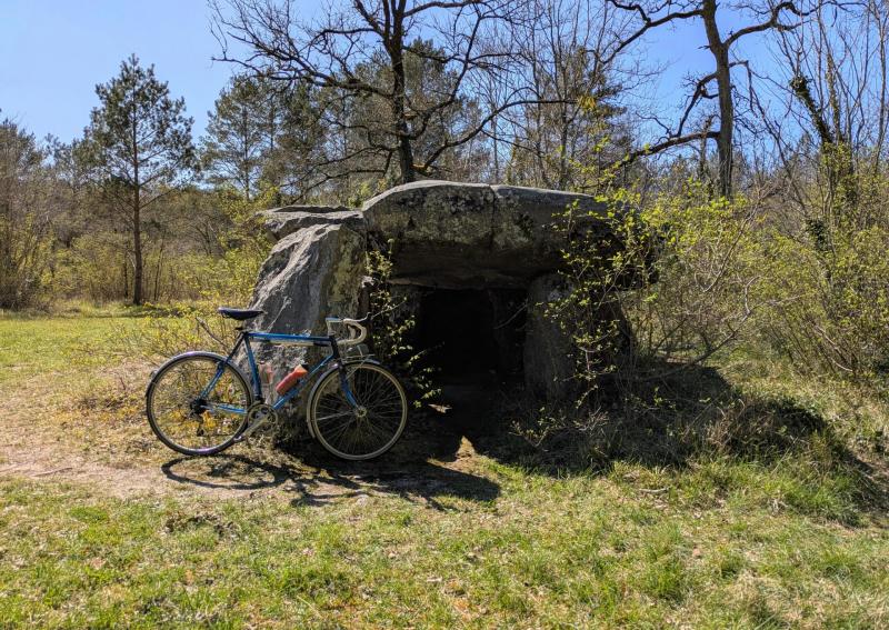 20250409 135919017 dolmen de la pierre couverte bauge